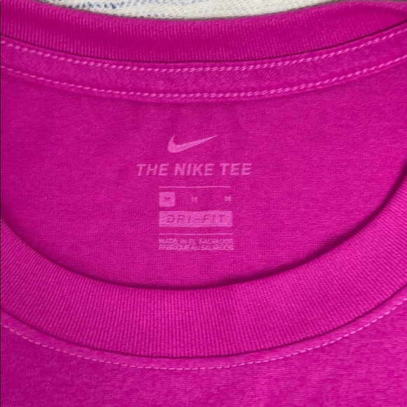 Nike Dri-Fit Women Crew Neck Pink Swoosh T-shirt - Picture 2 of 4